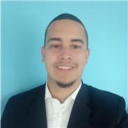 Administrador de Empresas, Especialista en Gerencia de Negocios, conocimientos en todas las áreas, menos inglés